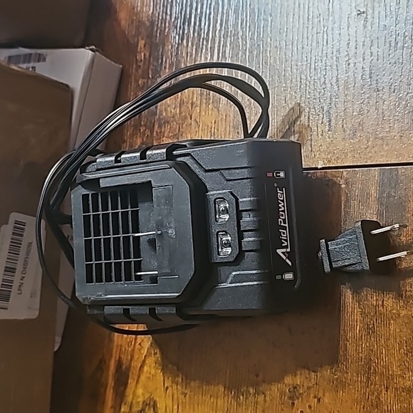 AVID fast power charger - Picture 1 of 1
